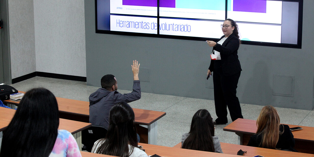 KPMG condujo taller para voluntarios ucabistas