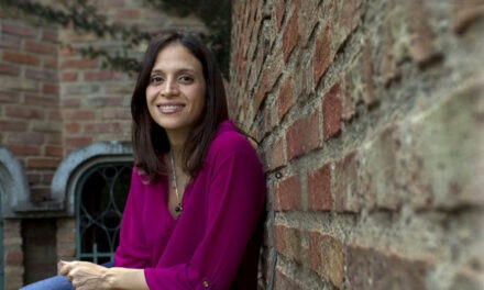 Valentina Oropeza, la ucabista que recibió el premio Rey de España de Periodismo