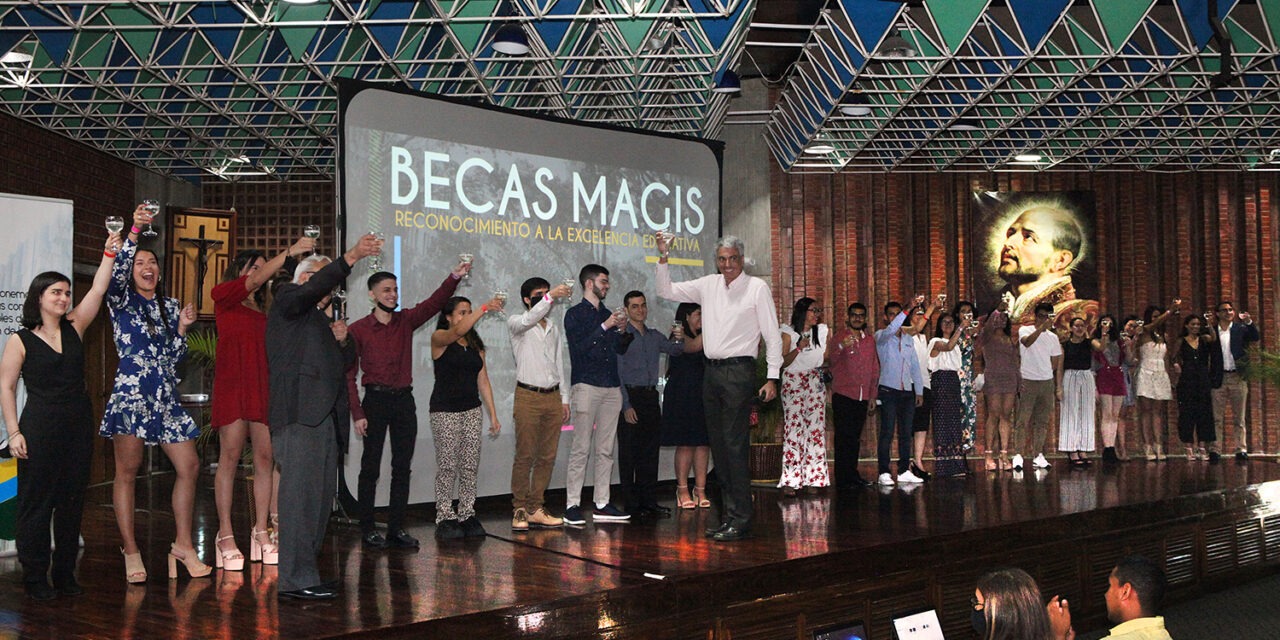 Los graduandos se reencontraron con el rector en el Aula Magna