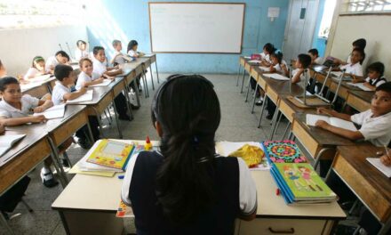 Extensión Social UCAB forma a docentes para atender crisis emocionales de sus alumnos