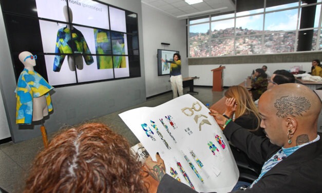 Egresó la primera cohorte del diplomado en Diseño de Moda de la UCAB