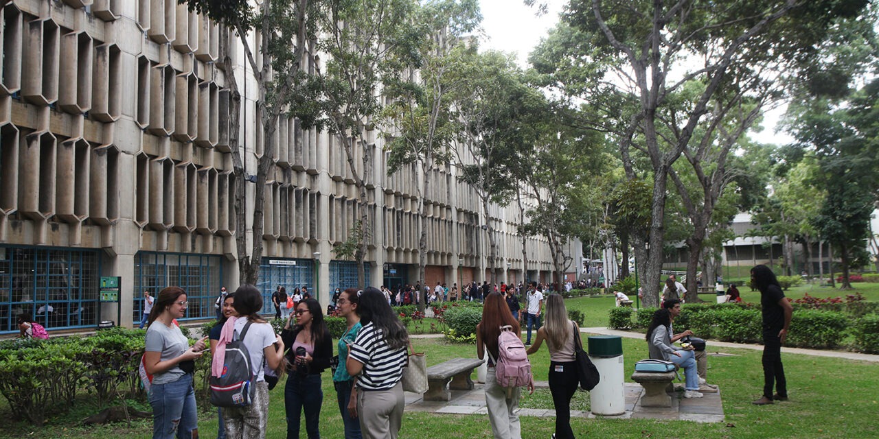 Más de 6.000 ucabistas comenzaron un nuevo semestre
