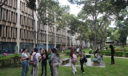 Más de 6.000 ucabistas comenzaron un nuevo semestre