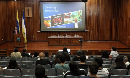 Embajada Británica presentó a los ucabistas sus becas Chevening para maestrías