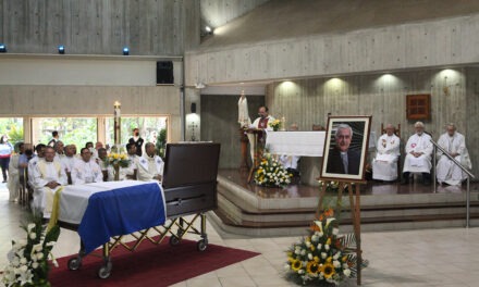 En misa solemne, fue despedido y honrado el padre Francisco Virtuoso