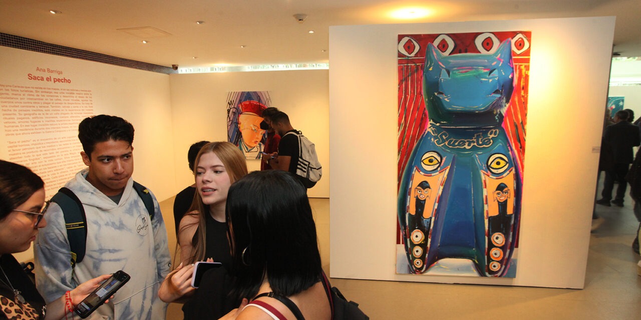 El ecléctico y colorido arte de Ana Barriga brilla en la UCAB