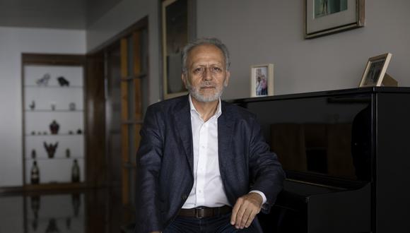 Jorge Chávez Álvarez, escritor peruano invitado a la FLOC: «Un pueblo que es lector es un pueblo más soberano y libre»