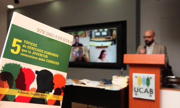 CDH UCAB publicó libro sobre derechos humanos para adolescentes y jóvenes