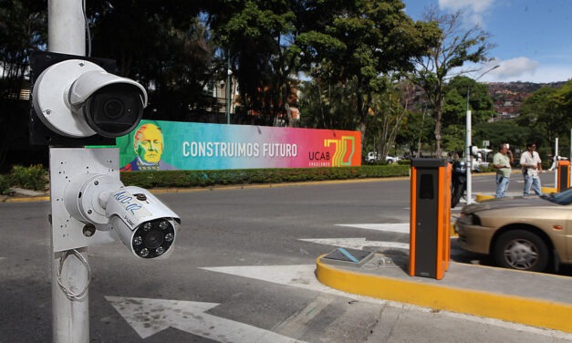 Nuevo acceso automatizado al estacionamiento UCAB:  así es el proceso de registro vehicular