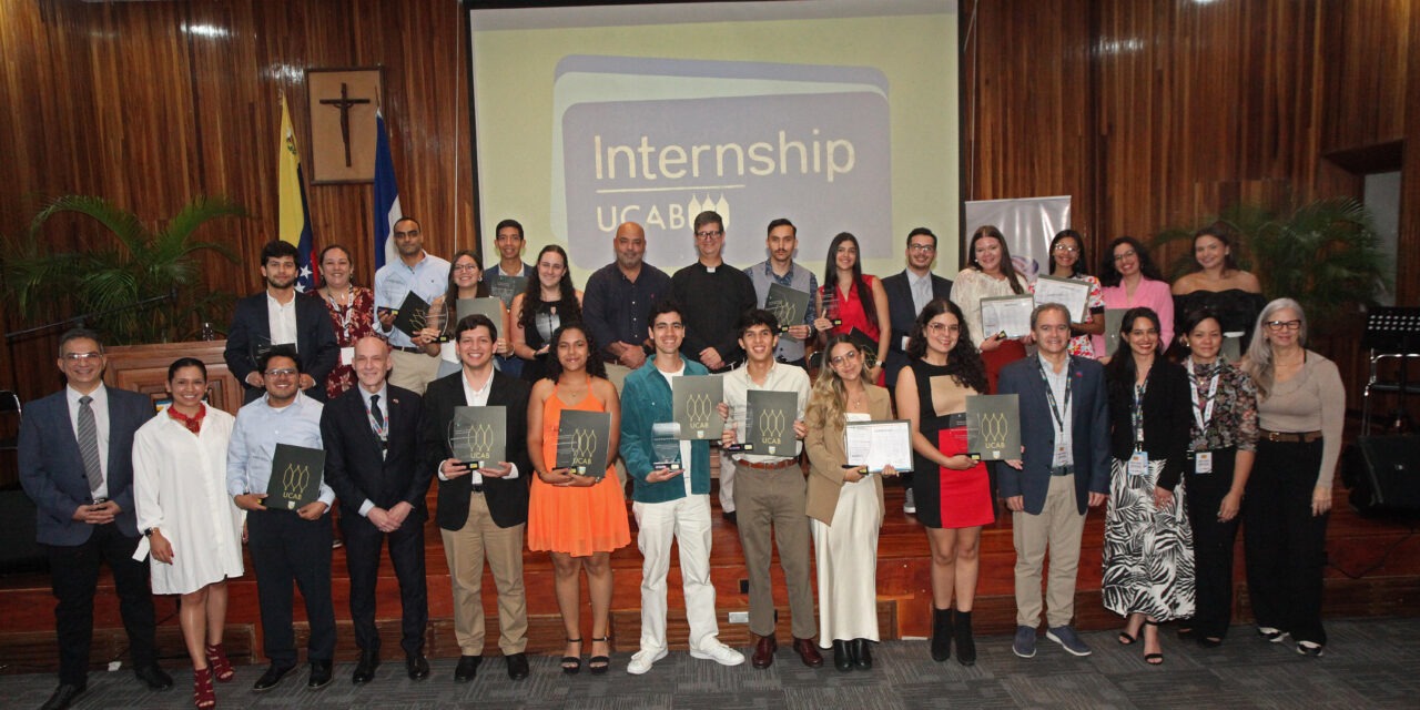 Internship UCAB certificó a su primera cohorte