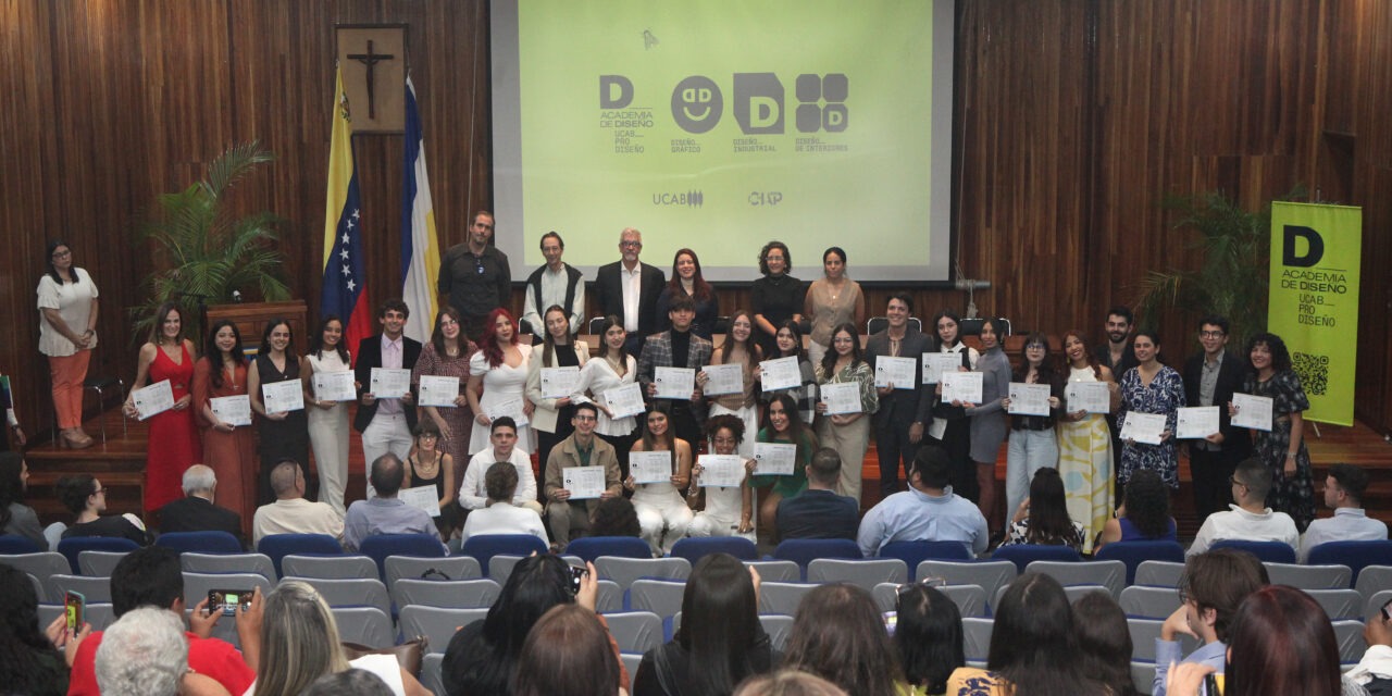 Primera promoción de Diseño Gráfico, Industrial y de Interiores egresó con éxito de la Academia UCAB-ProDiseño