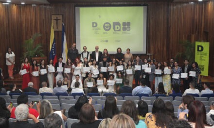 Primera promoción de Diseño Gráfico, Industrial y de Interiores egresó con éxito de la Academia UCAB-ProDiseño
