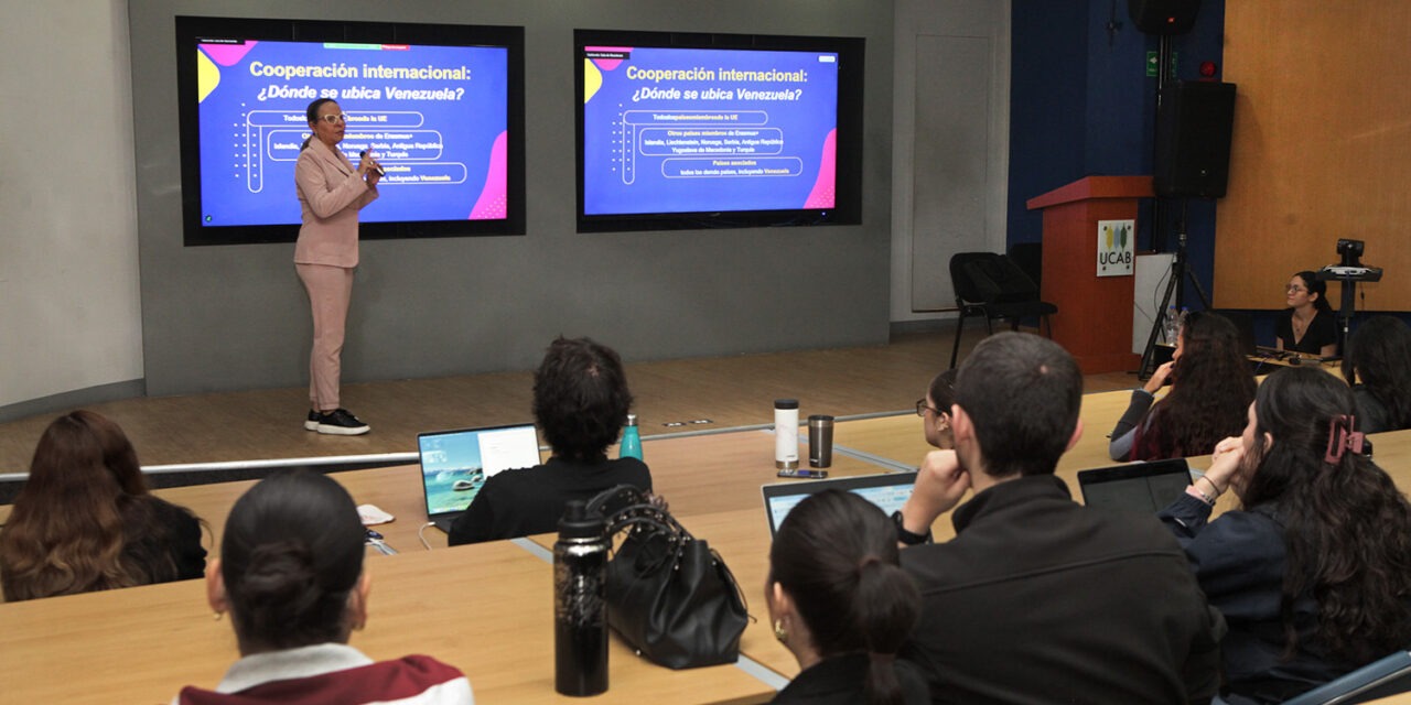 Erasmus visitó la UCAB para informar sobre becas y oportunidades de estudio en Europa