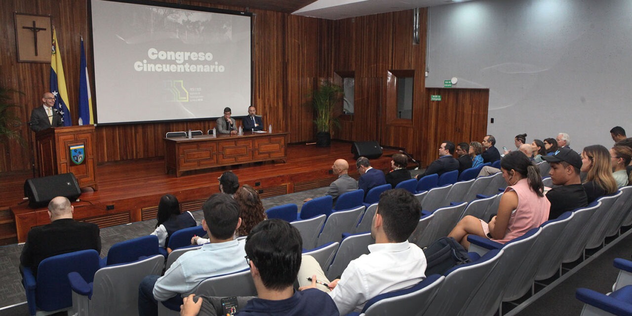 El IIJ UCAB cumple 50 años «comprometido con nuestra sociedad y plantándole cara al silencio»
