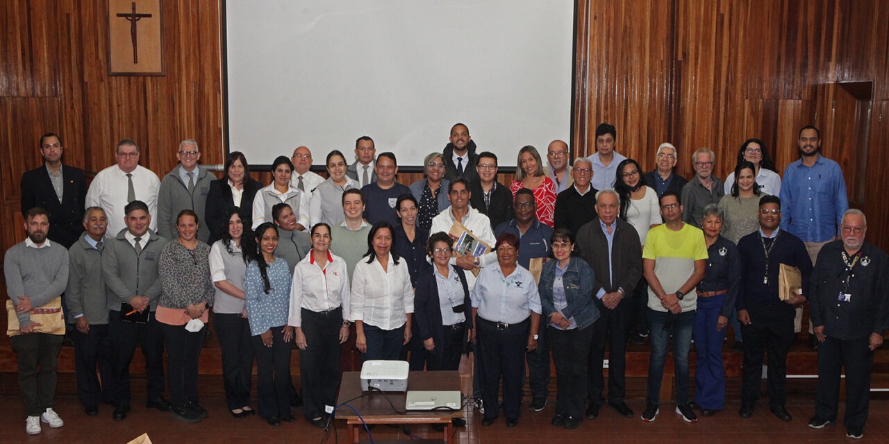 Unión, planificación y formación: claves para mejorar la educación según 11 colegios caraqueños