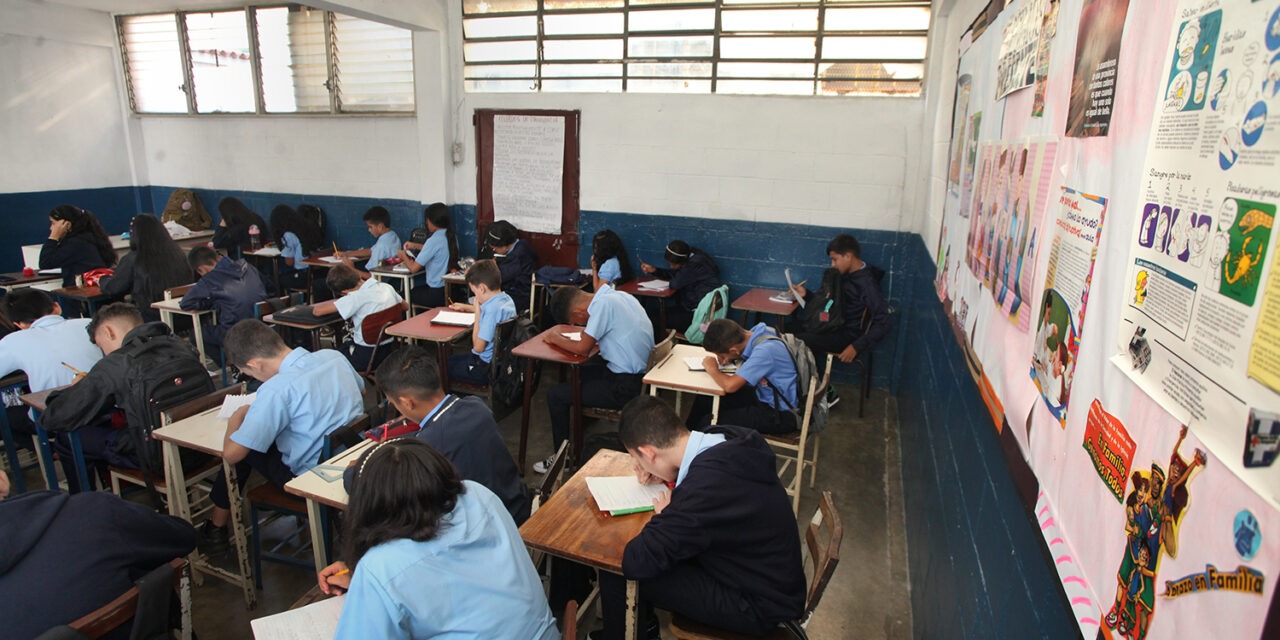 SECEL 2025: Sigue cayendo el rendimiento en Matemáticas de los alumnos venezolanos, aunque mejora el de Habilidad Verbal