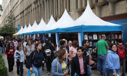 «Los libros son el anclaje que nos sostiene»: inaugurada la FLOC UCAB 2025