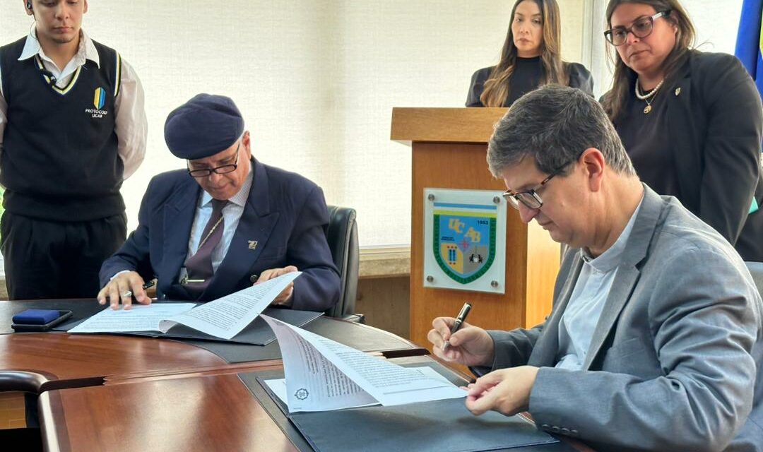 Preservación del idioma une a la UCAB y a la Academia Venezolana de la Lengua