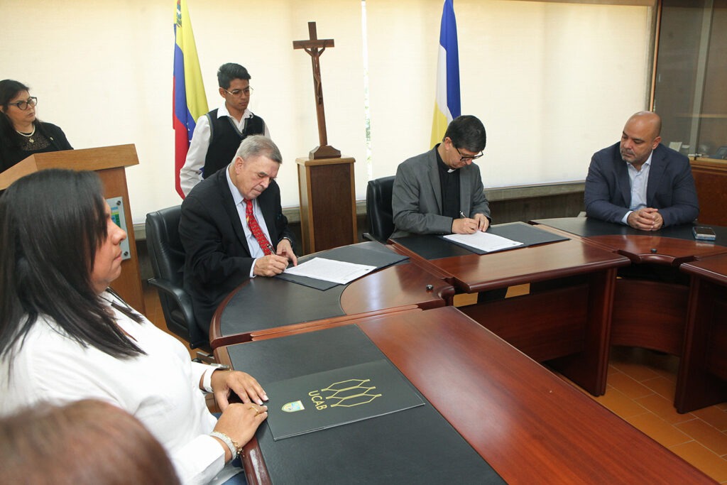 UCAB y Bolsa de Valores de Caracas