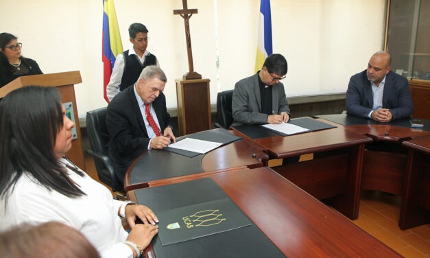 La UCAB y la Bolsa de Valores de Caracas acordaron promover la formación en finanzas, trading y criptoeconomía