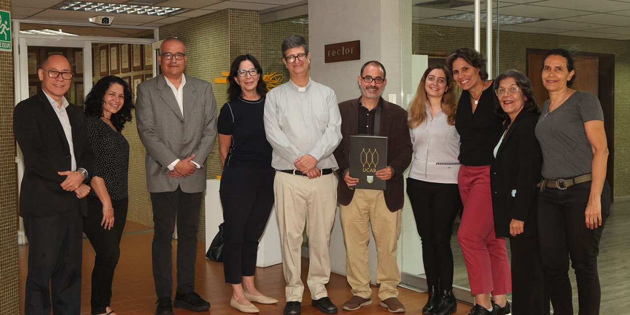 Estudio y difusión de la poesía se proponen la UCAB y La Poeteca con nuevo convenio