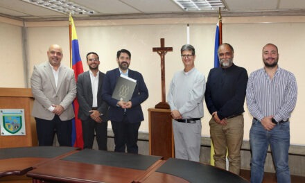 Potenciar investigación económica y análisis del sector empresarial se proponen la UCAB y SUMMA Consultores
