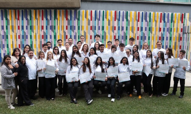 Más de 40 nuevos pasteleros y cocineros egresaron de LAGA