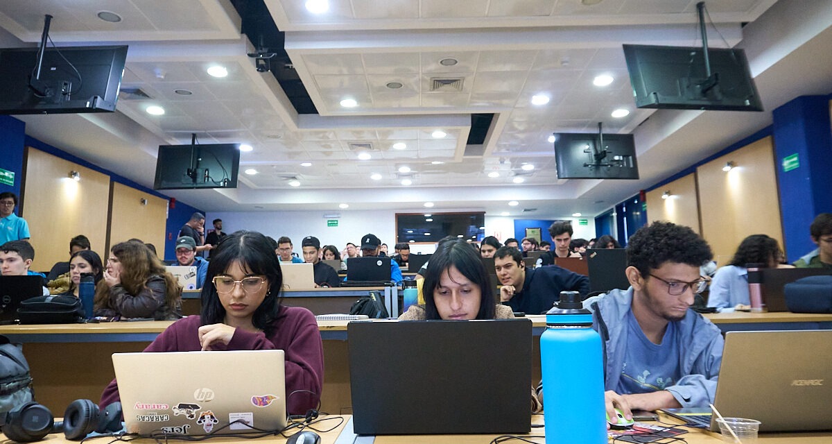 Ucabistas enfrentaron desafíos reales en Hackathon de IA