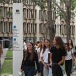 Migrantes venezolanos retornados pueden optar a beca para estudiar en la UCAB