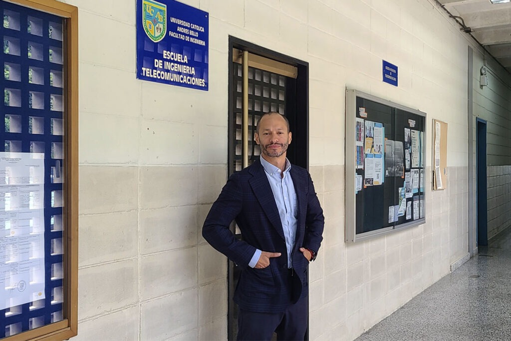nuevo director de Telecom
