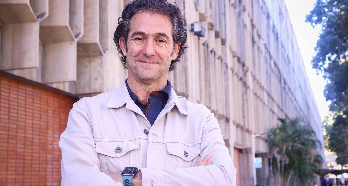 Jorge Gil, psicólogo español especialista en familia, visitó la UCAB y barrios de Caracas