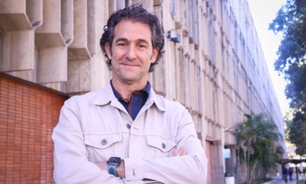 Jorge Gil, psicólogo español especialista en familia, visitó la UCAB y barrios de Caracas