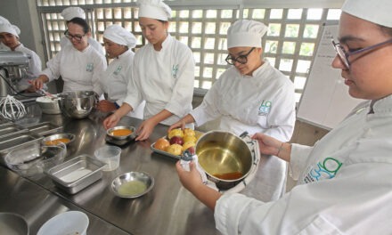 Con las manos en la masa: Así se preparan los futuros pasteleros de LAGA