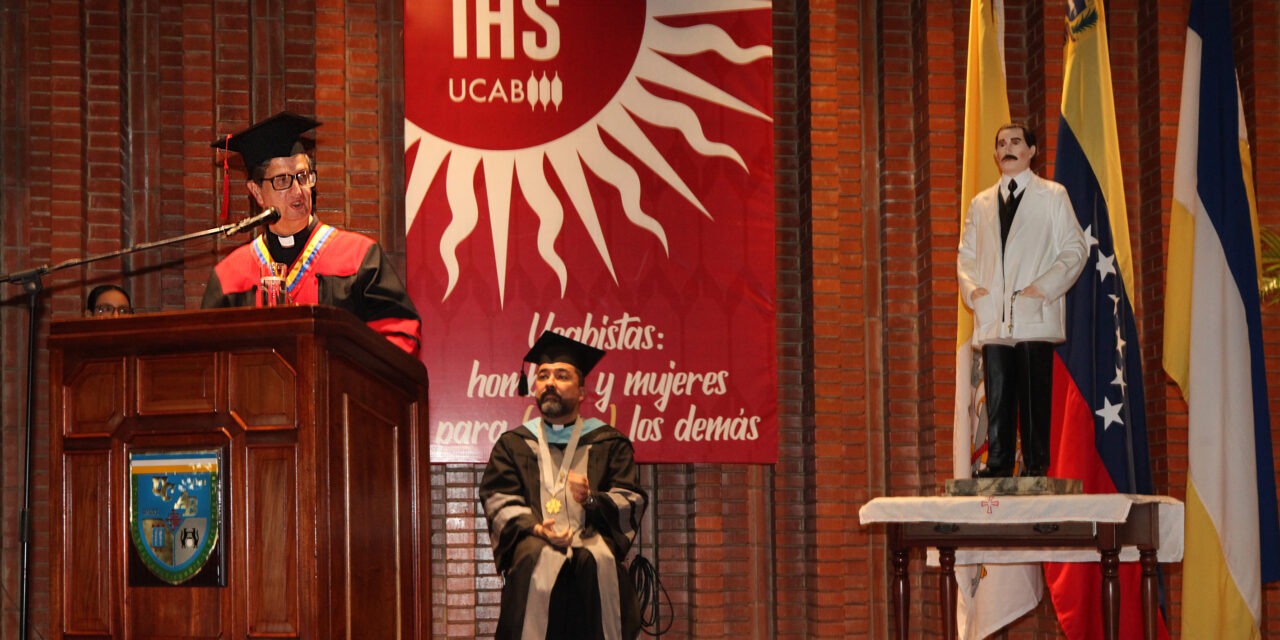 Rector Arturo Peraza invita a actuar como José Gregorio Hernández para crear nuevas alternativas