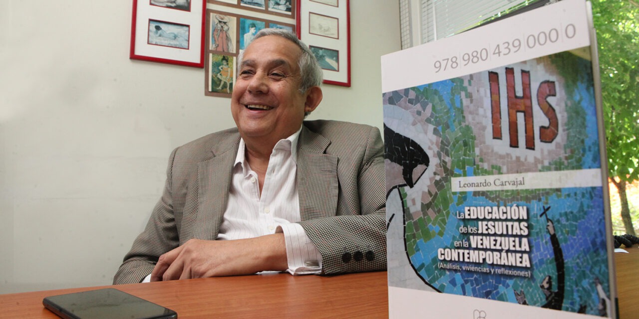 «Los jesuitas forman mentes críticas»: Leonardo Carvajal habla sobre su nuevo libro