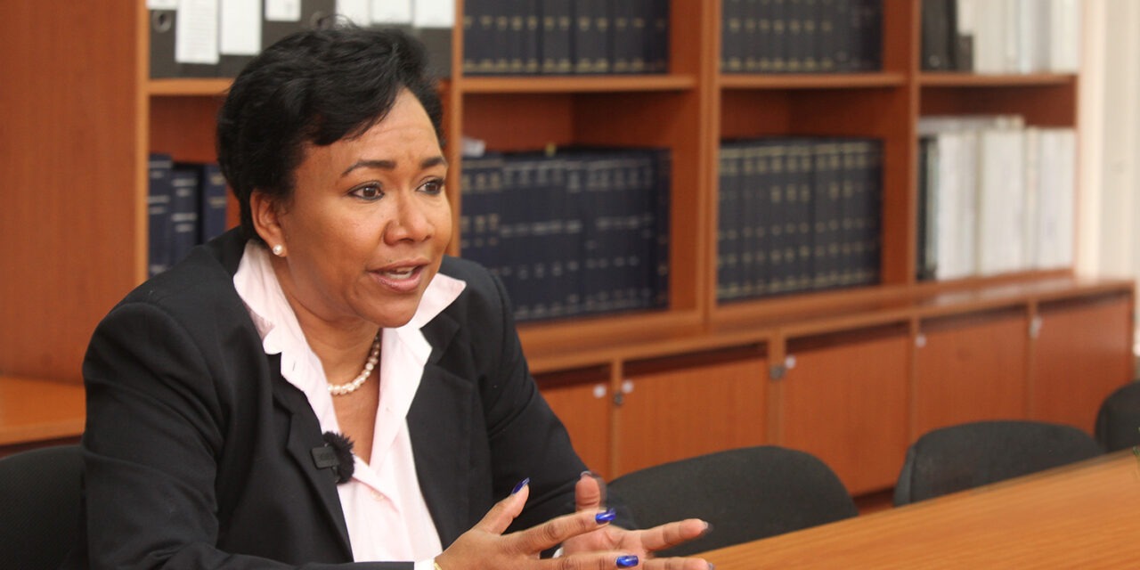 Magaly Vásquez, secretaria de la UCAB, se postuló a fiscal general de la república