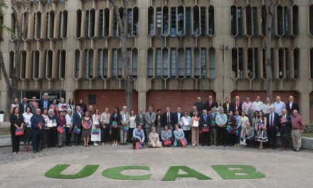 Docentes e investigadores ucabistas fueron homenajeados por antigüedad y trabajo destacado