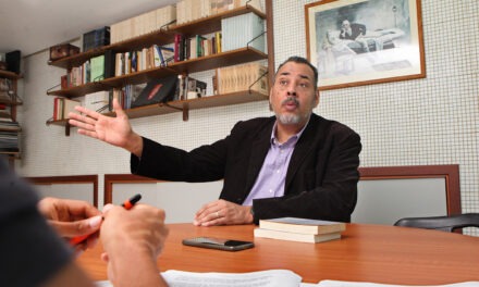 Generar consenso es el reto 68 años después del 23 de enero, afirma Tomás Straka