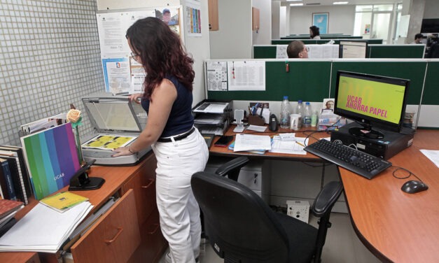 Imprimir y fotocopiar menos: la meta sustentable del programa «UCAB Ahorra papel»