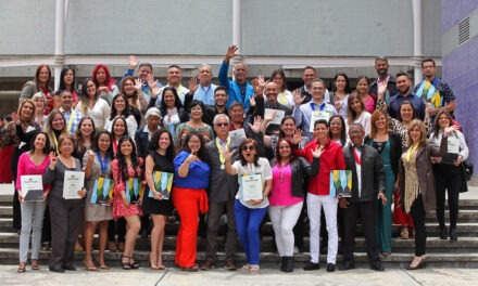 Más de 100 trabajadores fueron reconocidos por su servicio a la universidad