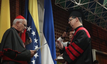 Juramentado Arturo Peraza S.J. como rector de la UCAB: «Nos toca acompañar y fortalecer la esperanza»