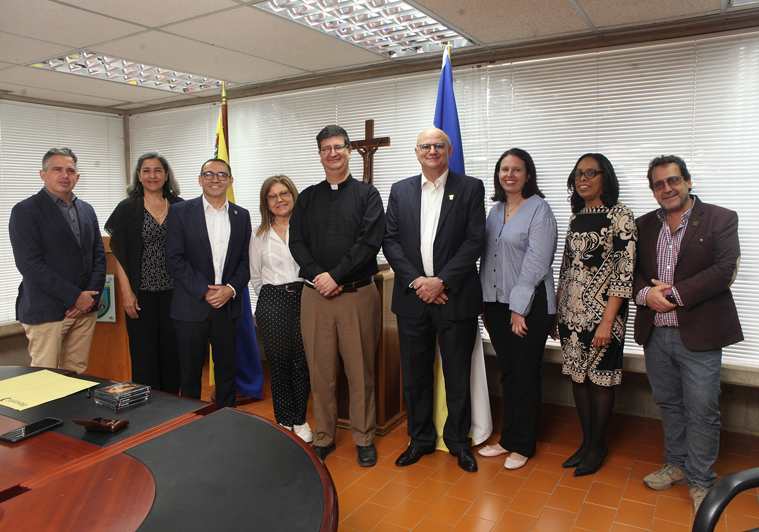 Comerciantes en Caracas apuestan por ofrecer los útiles escolares