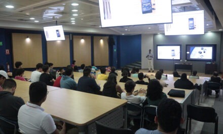 “Prácticas Demostrativas de Electrostática” acercaron a los estudiantes ucabistas a la física y su aplicación