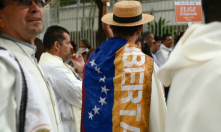 No basta rezar | Por Luis Ugalde