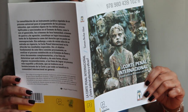 Abogada Tamara Bechar ofrece mirada objetiva a la justicia penal internacional en nuevo libro sobre la CPI