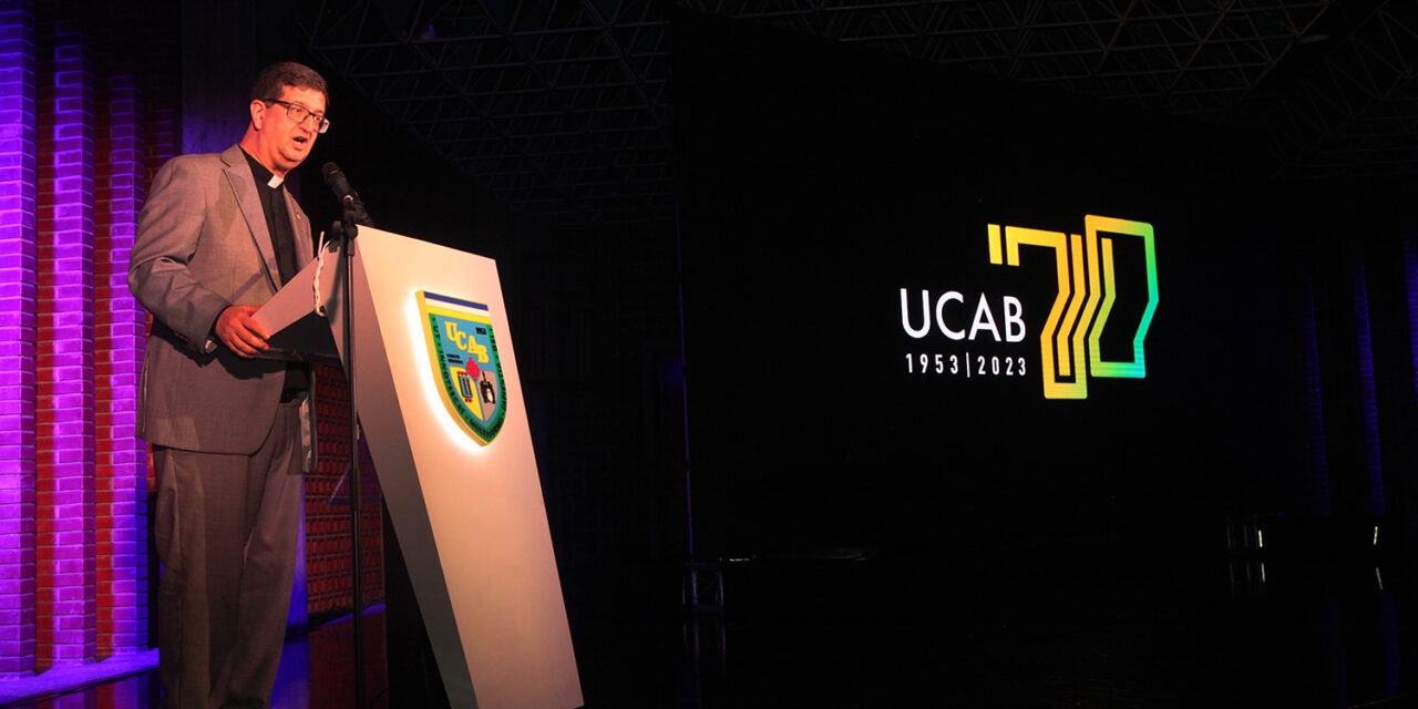 UCAB festejó su 70 aniversario: Rector Arturo Peraza invitó al país a «sembrar para transformar»