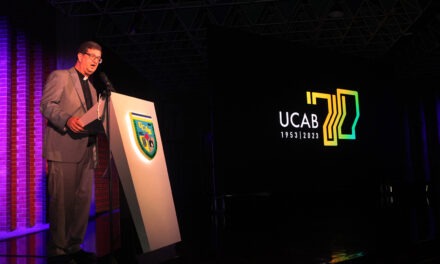 UCAB festejó su 70 aniversario: Rector Arturo Peraza invitó al país a «sembrar para transformar»