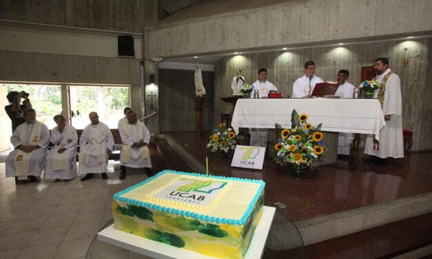 Rector Peraza en misa del 70 aniversario de la UCAB: «Podemos construir una nueva Venezuela»