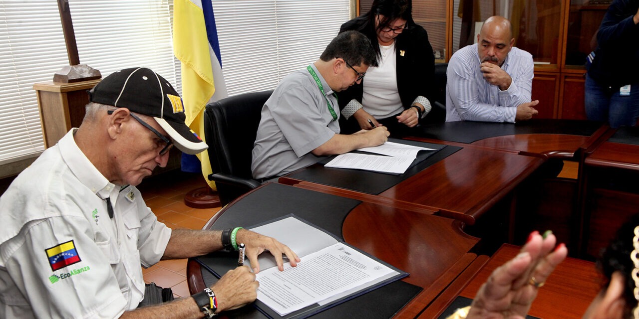 Por el ecoturismo en Venezuela: UCAB y AVES firmaron convenio