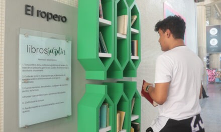 La UCAB fortalece sus programas de promoción de lectura e instala módulos para el retiro gratuito de libros